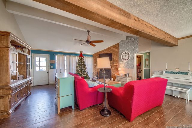 200 Meadowview, Lytle, TX 78052