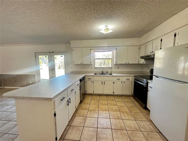 606 WATER ROAD, Ocala, FL 34472