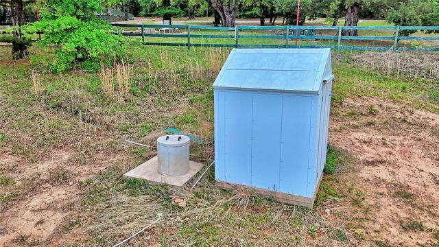 186 County Road 429, Muenster, TX 76252