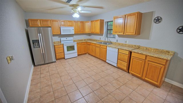 186 County Road 429, Muenster, TX 76252