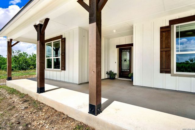 618 PRIVATE ROAD 5769, Castroville, TX 78009