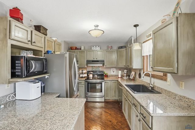 22930 FOREST, Rapid City, SD 57702