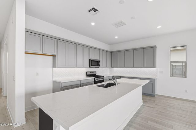 3658 W HORSE TRAIL Way, San Tan Valley, AZ 85144