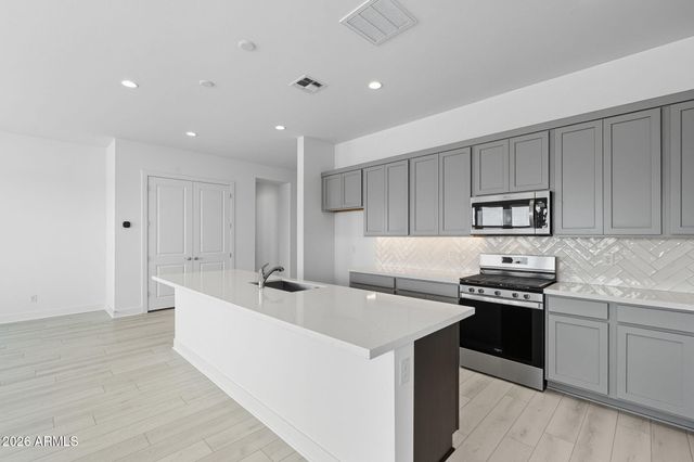 3658 W HORSE TRAIL Way, San Tan Valley, AZ 85144