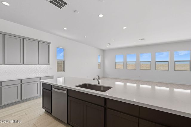 3658 W HORSE TRAIL Way, San Tan Valley, AZ 85144