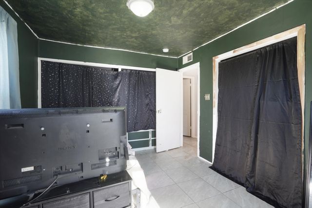 723 Dallas Street NE, Albuquerque, NM 87108