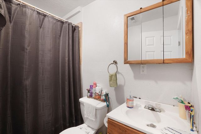 723 Dallas Street NE, Albuquerque, NM 87108