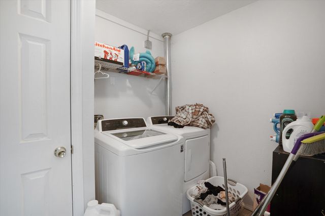 723 Dallas Street NE, Albuquerque, NM 87108