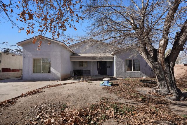 723 Dallas Street NE, Albuquerque, NM 87108