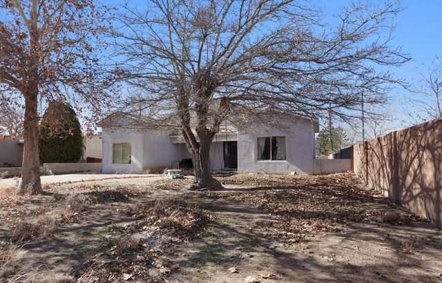 723 Dallas Street NE, Albuquerque, NM 87108