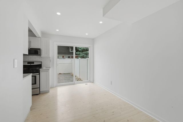 45197 Kensington Street, Utica, MI 48317