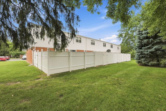 45197 Kensington Street, Utica, MI 48317