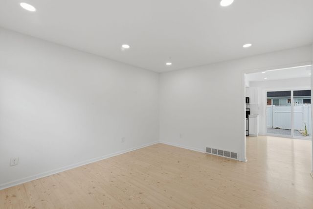 45197 Kensington Street, Utica, MI 48317