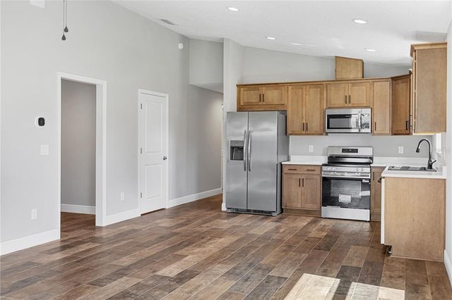 1025 CR 452A, Lake Panasoffkee, FL 33538