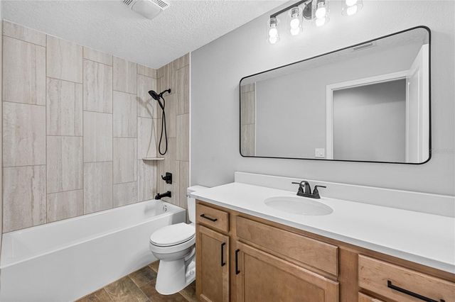1025 CR 452A, Lake Panasoffkee, FL 33538
