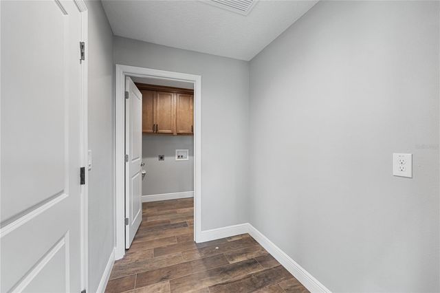 1025 CR 452A, Lake Panasoffkee, FL 33538