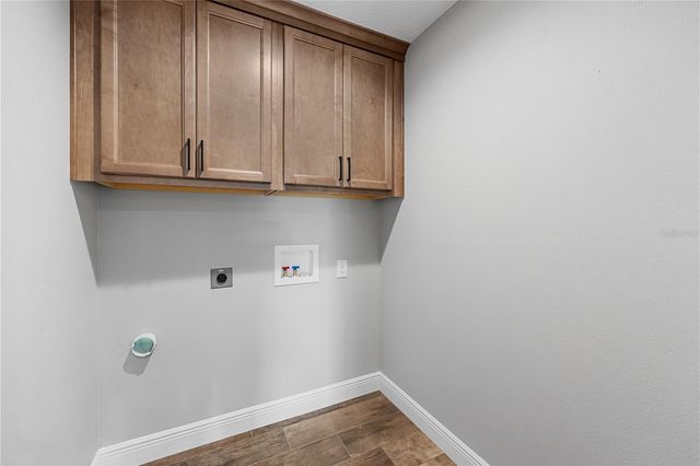 1025 CR 452A, Lake Panasoffkee, FL 33538