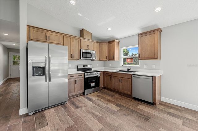 1025 CR 452A, Lake Panasoffkee, FL 33538