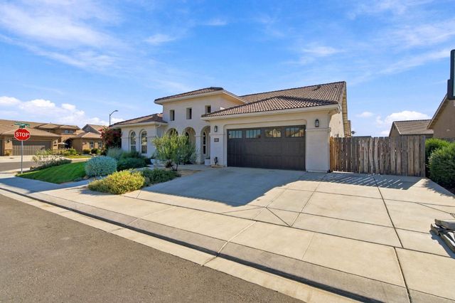 2060 Felsina Ave, Manteca, CA 95337