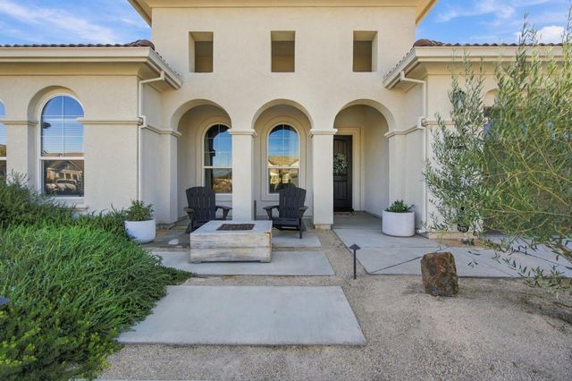2060 Felsina Ave, Manteca, CA 95337