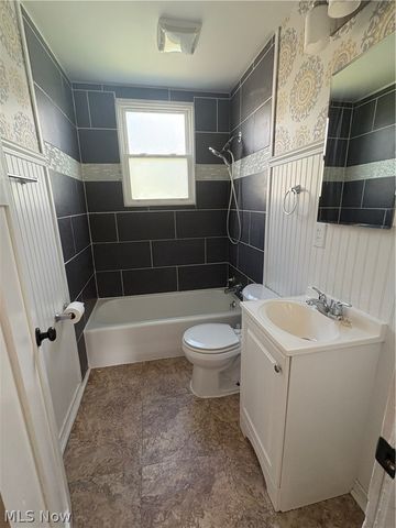 770 W Martin Street, East Palestine, OH 44413