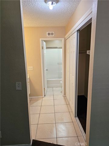 2554 Olive Drive 10, Palmdale, CA 93550