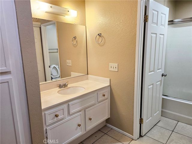 2554 Olive Drive 10, Palmdale, CA 93550