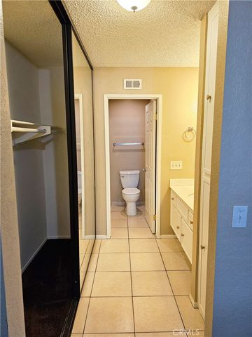2554 Olive Drive 10, Palmdale, CA 93550