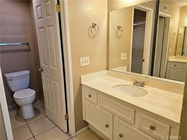 2554 Olive Drive 10, Palmdale, CA 93550