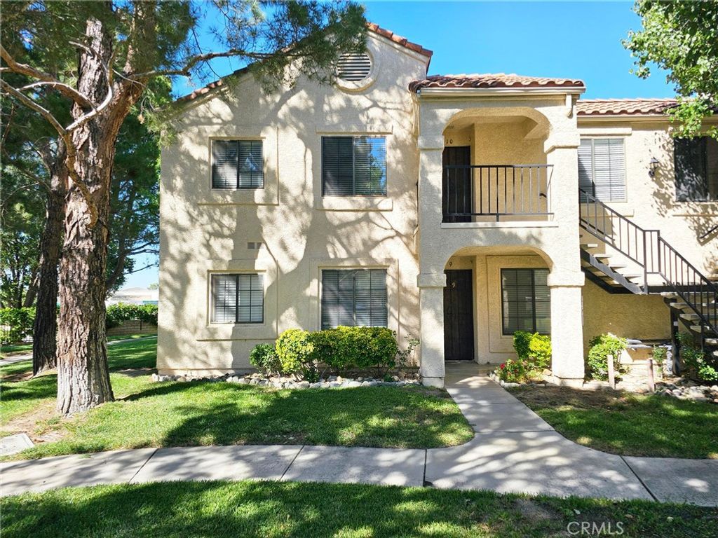 2554 Olive Drive 10, Palmdale, CA 93550