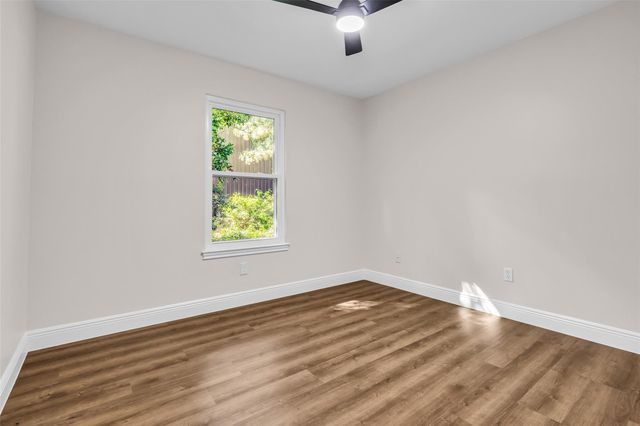 5945 Sinclair Drive, Montgomery, TX 77316