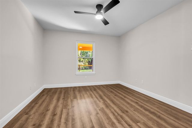 5945 Sinclair Drive, Montgomery, TX 77316