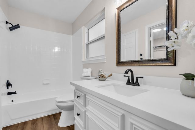 5945 Sinclair Drive, Montgomery, TX 77316