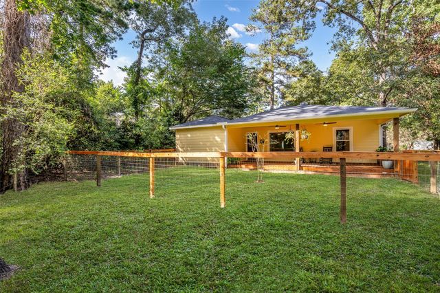 5945 Sinclair Drive, Montgomery, TX 77316