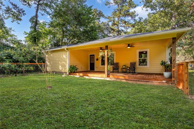5945 Sinclair Drive, Montgomery, TX 77316