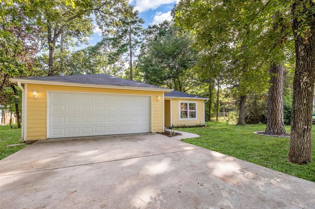 5945 Sinclair Drive, Montgomery, TX 77316
