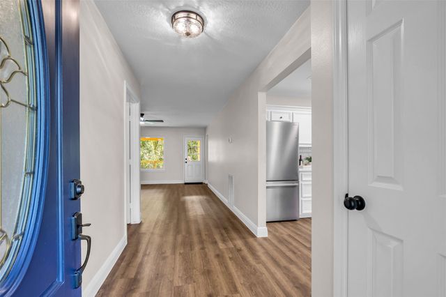 5945 Sinclair Drive, Montgomery, TX 77316