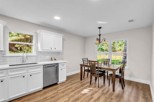5945 Sinclair Drive, Montgomery, TX 77316