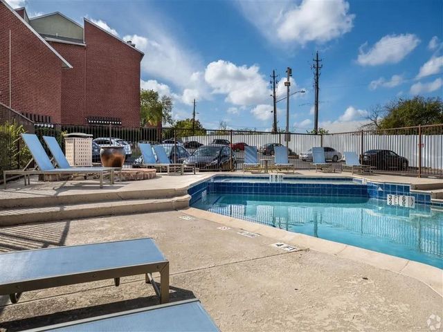 7610 Cameron Rd 379, Austin, TX 78752