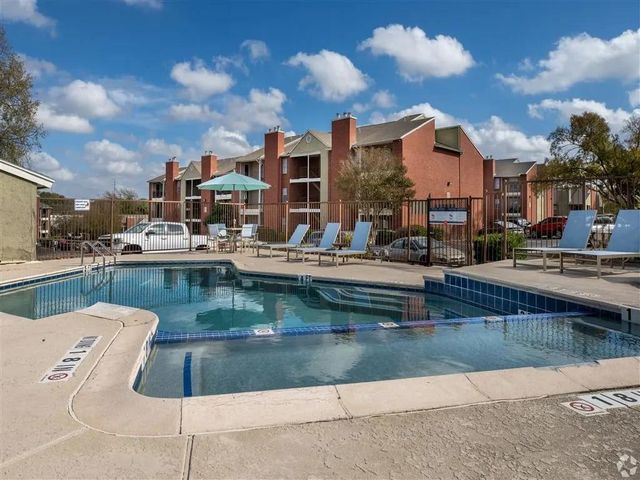 7610 Cameron Rd 379, Austin, TX 78752