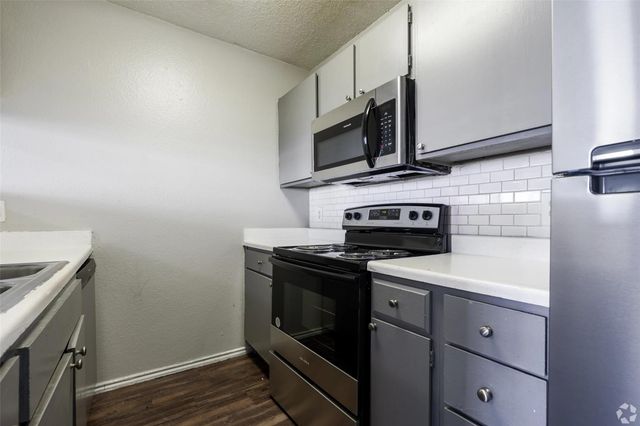 7610 Cameron Rd 379, Austin, TX 78752