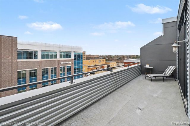 100 N Center Street 402, Royal Oak, MI 48067