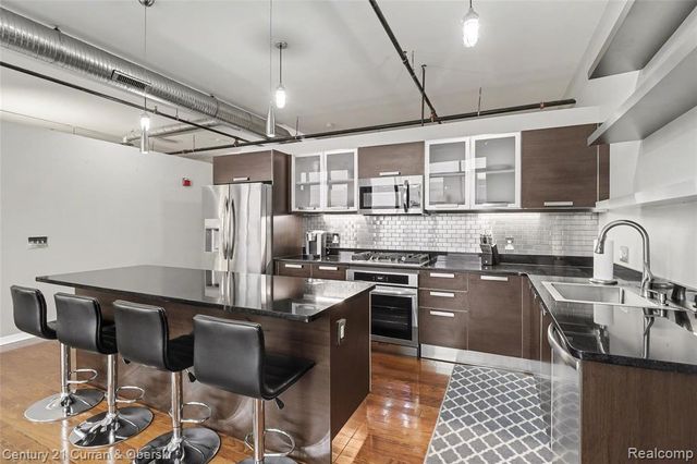 100 N Center Street 402, Royal Oak, MI 48067