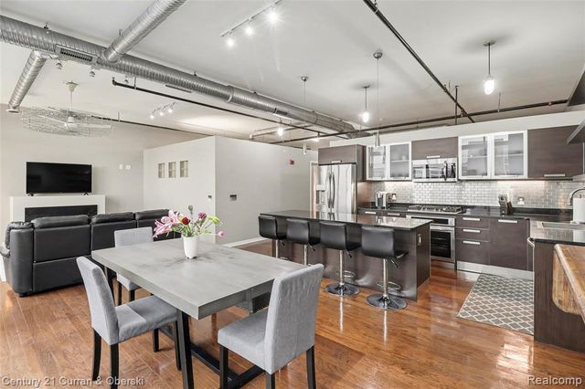 100 N Center Street 402, Royal Oak, MI 48067