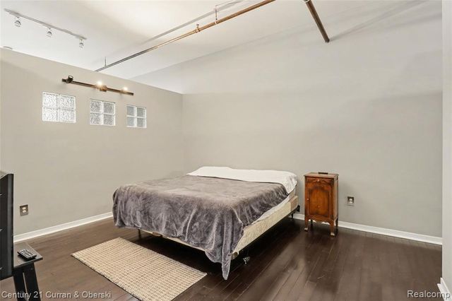 100 N Center Street 402, Royal Oak, MI 48067