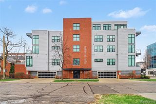 100 N Center Street 402, Royal Oak, MI 48067