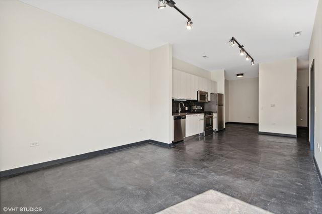 1647 N Milwaukee Avenue 304, Chicago, IL 60647