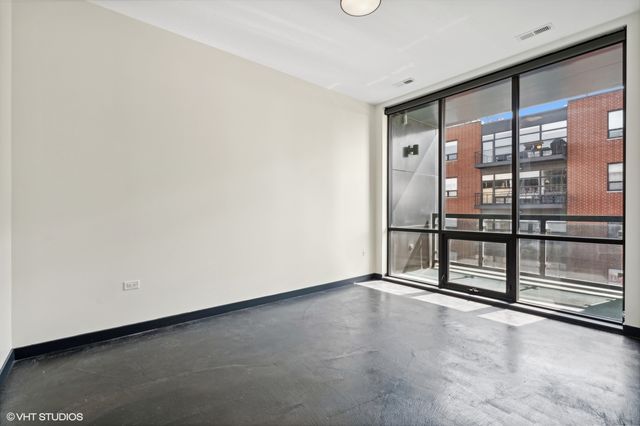 1647 N Milwaukee Avenue 304, Chicago, IL 60647