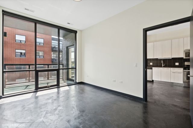 1647 N Milwaukee Avenue 304, Chicago, IL 60647
