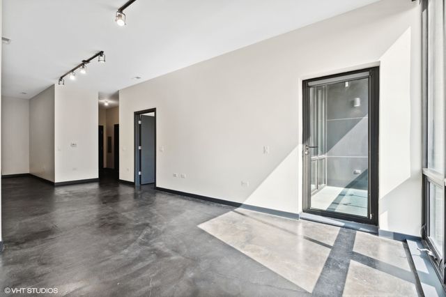 1647 N Milwaukee Avenue 304, Chicago, IL 60647